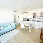 Piscina, Vicno Al Mare - Le Palme